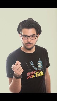 Comicucho, redactor de @desmarcanews ,cantante de Arrepunk, jugador del @cdpedrusco .
(Parodia de mí mismo). Una persona de carne y hueso, más carne que hueso.