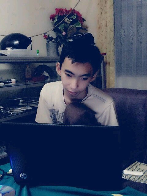 Seorang Programmer , Web Developer dan Antivirus Maker