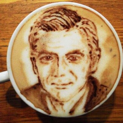 セカンドライフでカフェを経営しているしがないシェフです。趣味の延長です。隠れ家的なカフェになればいいなぁ。新作考案中。