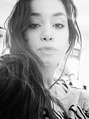 Los mios me quieren por lo que soy & otros me quieren por lo que tengo cuando me muera para el ollo voy,mientras tanto sigo jodiendo . | TEQUiERO:)