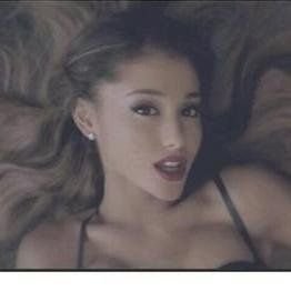 Aqui e o melhor twitter de Noticias da Ariana Grande Cantora\Atriz. Instagram: portalarianagra