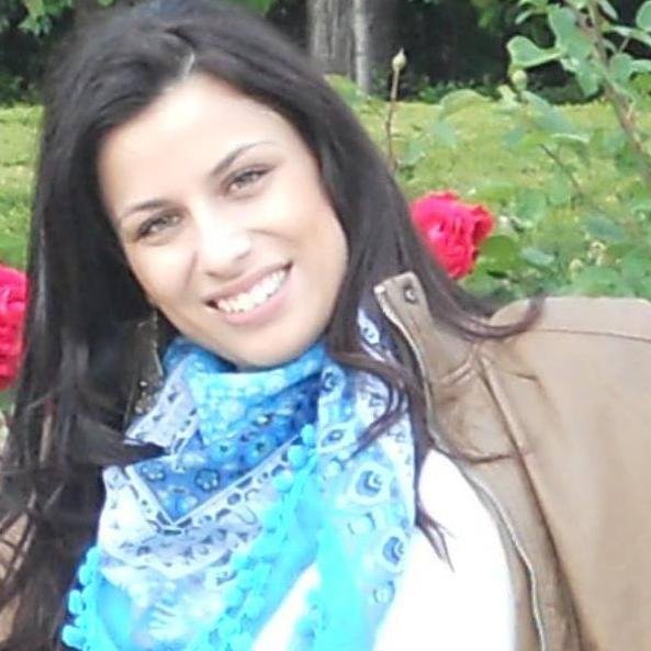 Giornalista e Copywriter, testarda e sorridente. Innamorata dell'amore. Tanto curiosa. La fase infantile del perché non mi è ancora passata, chi sa perché?