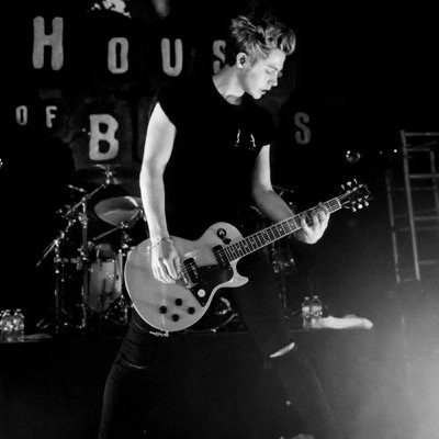 FREE FOLLOW PLEASE FOLLOW @MichaelsBootie !!!! PLEASE ASK FOR A FOLLOW BACK!!! ALL MY FOLLOWERS WILL BE FOLLOWED ON 2 OTHER SAVED ACCOUNTS!