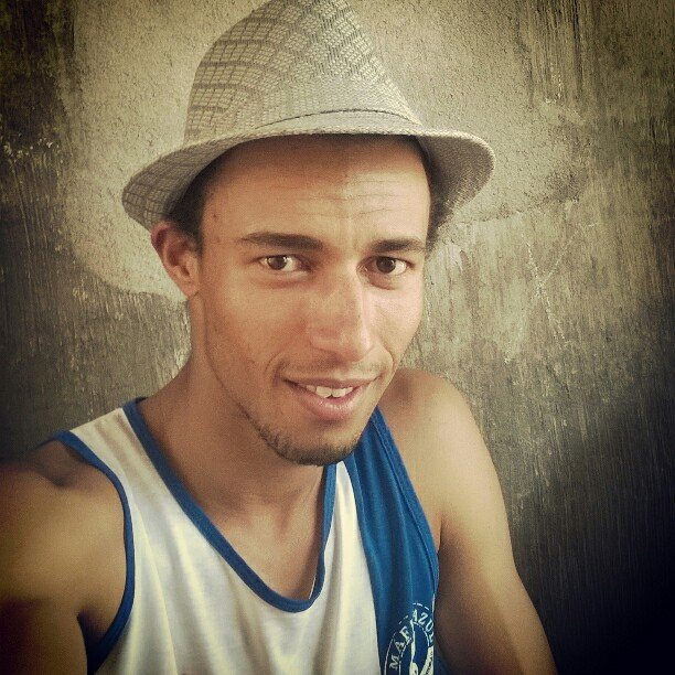 AE ñ se iluda pois ñ sou quem vc pensa mas posso ser quem vc quer.