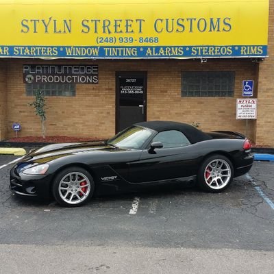 Styln Street Customs is your one-stop car custom shop in Metro Detroit. We offer a full line of window tinting car audio and remote car starters
 (248) 939-8468