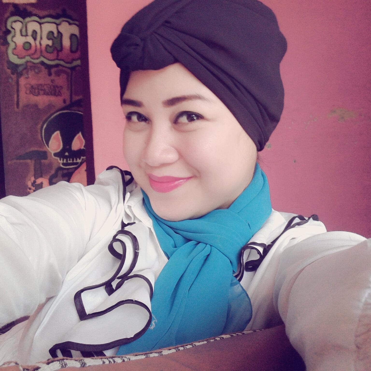 Laras_DL's profile picture. Sabar adalah jalan keluar bagi orang yg belum bisa menemukan jalan keluar ^_^