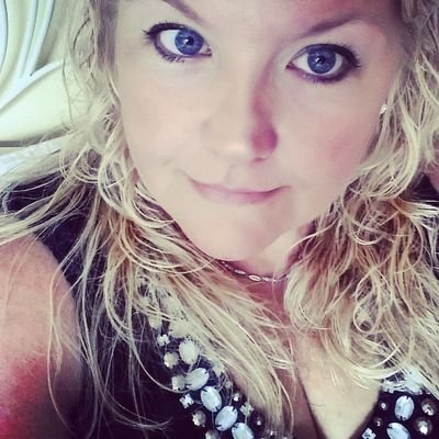 mandy_parnell's profile picture. Hello. ..New to this whole game of social media....I worry I can only write short sentences !!@! lol....still hopefully we will have a giggle xx