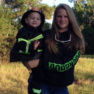 LewisLynd's profile picture. ~country girl ~hog huntin ~volleyball #7