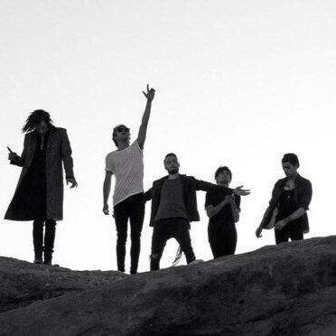 @peaceoutharry // @courtneyrenaldi