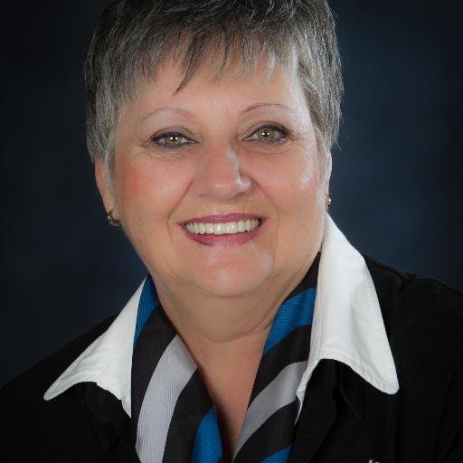 I am a fully qualified property consultant from 2004 in the Real Estate.