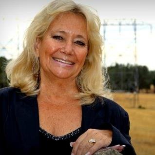 Realtor Gold Country Modern Real Estate that Loves selling Real Estate, my grandkids & living life to the fullest!