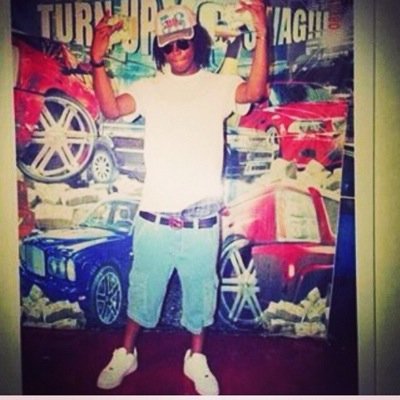 Im just young nigha chasin a dolla, I stay in my own lane and just give nigha buckets or finessin on the field !!!! #ZipEmUp #BangBros Bitch I Ball