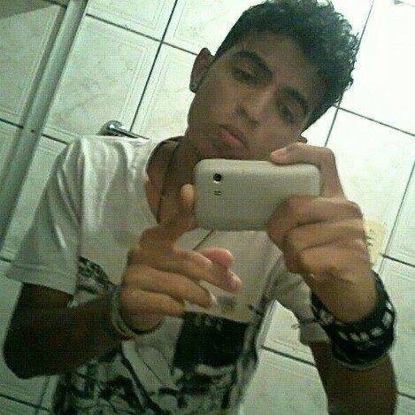 gosto de electrónica e rock e rap
