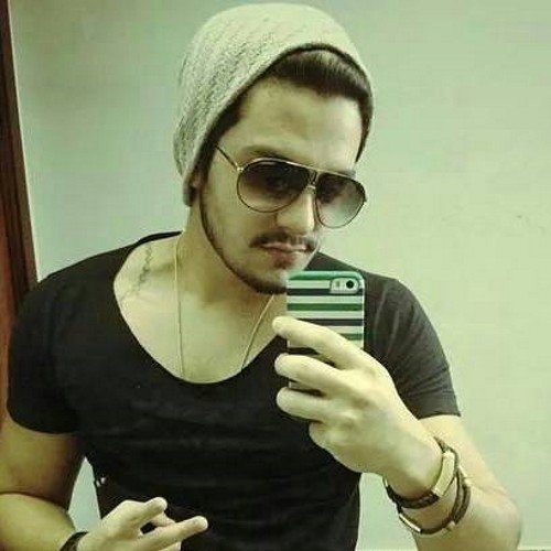 Since:30/10/2010  Seguido pela @MarretaDenise(Madrinha do Fc) Esperando o Follow do @luansantana(esse dia vai chegar) Pois Só quem sonha consegue alcança!