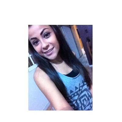 Instagram: @yamiidec_                                    Tiburones Rojos♥♡