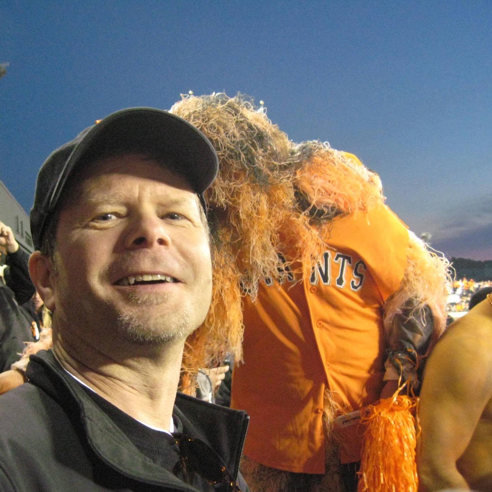 Peanut Butter Connoisseur. Curmudgeon. Fan of #NHLBruins, #49ers, #SFGiants and #lfc