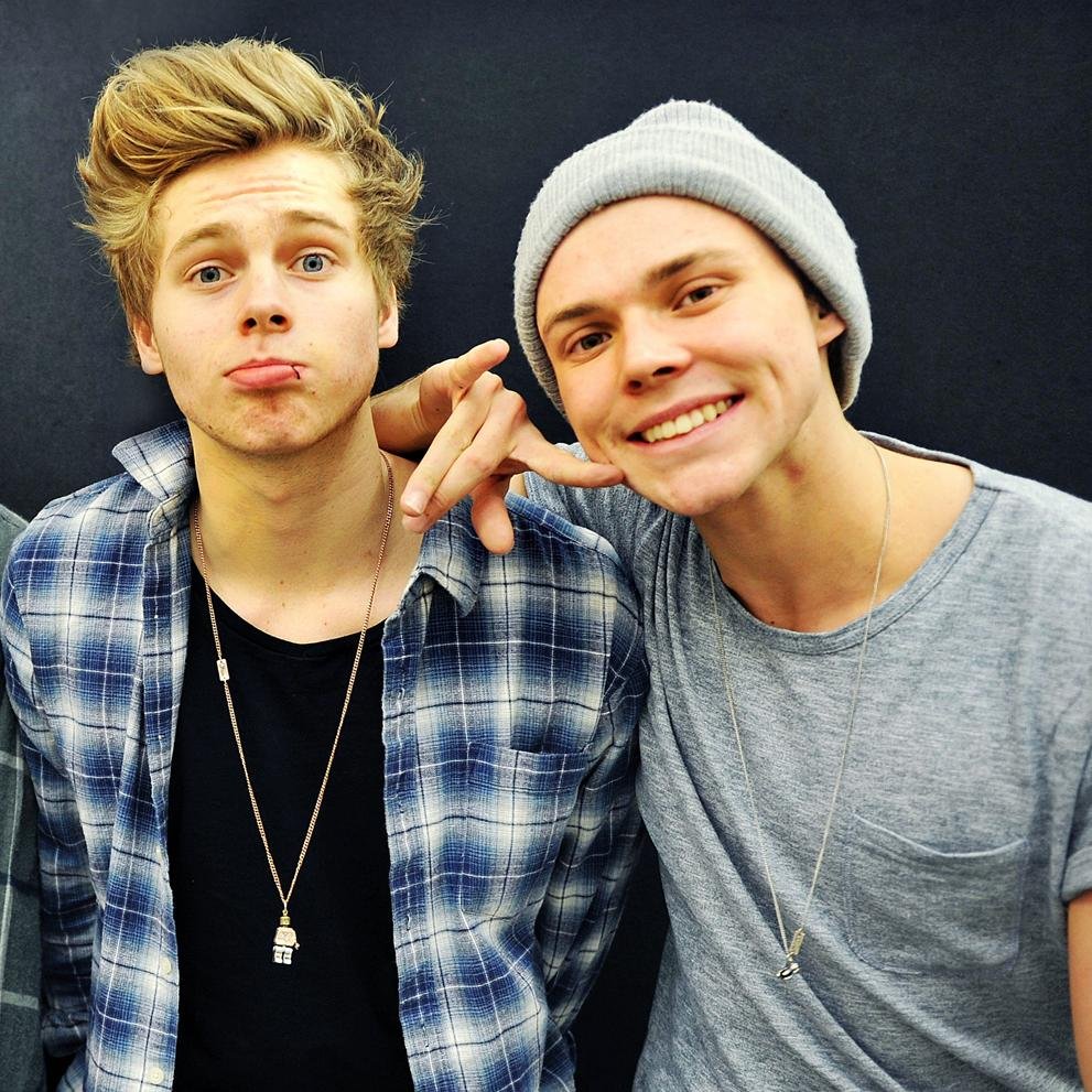 Free Follow - Please go and follow @Crazy_5sosfam !❤️ luv ya all