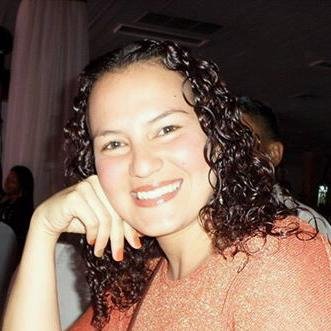 Sencilla y Romántica, Enamorada de la Vida, la Luna y del Cielo de mi Pueblo.