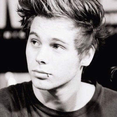 follow back on @hemmoIarry
