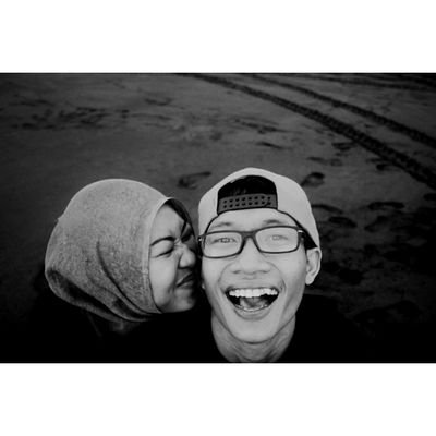 Hubb's Rosa | personil di POCARY SUNSET (REGGAE MUSIK) | BCA REGGAE punk rocksteady |WA 089658654331| FB dewo_pocarry@yahoo.co.id