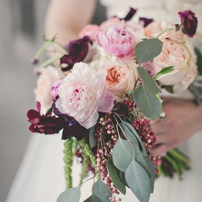 Full service event studio including flowers, linens, stationery, rentals and design.