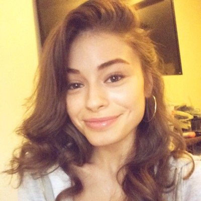 Instagram @olivianleon