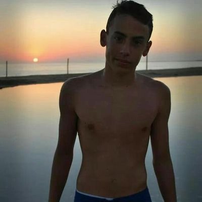 Yo soy un chico de San Fernando (Cadiz) al que le gusta el futbol y la musica ;)// Sanix La Isla!!