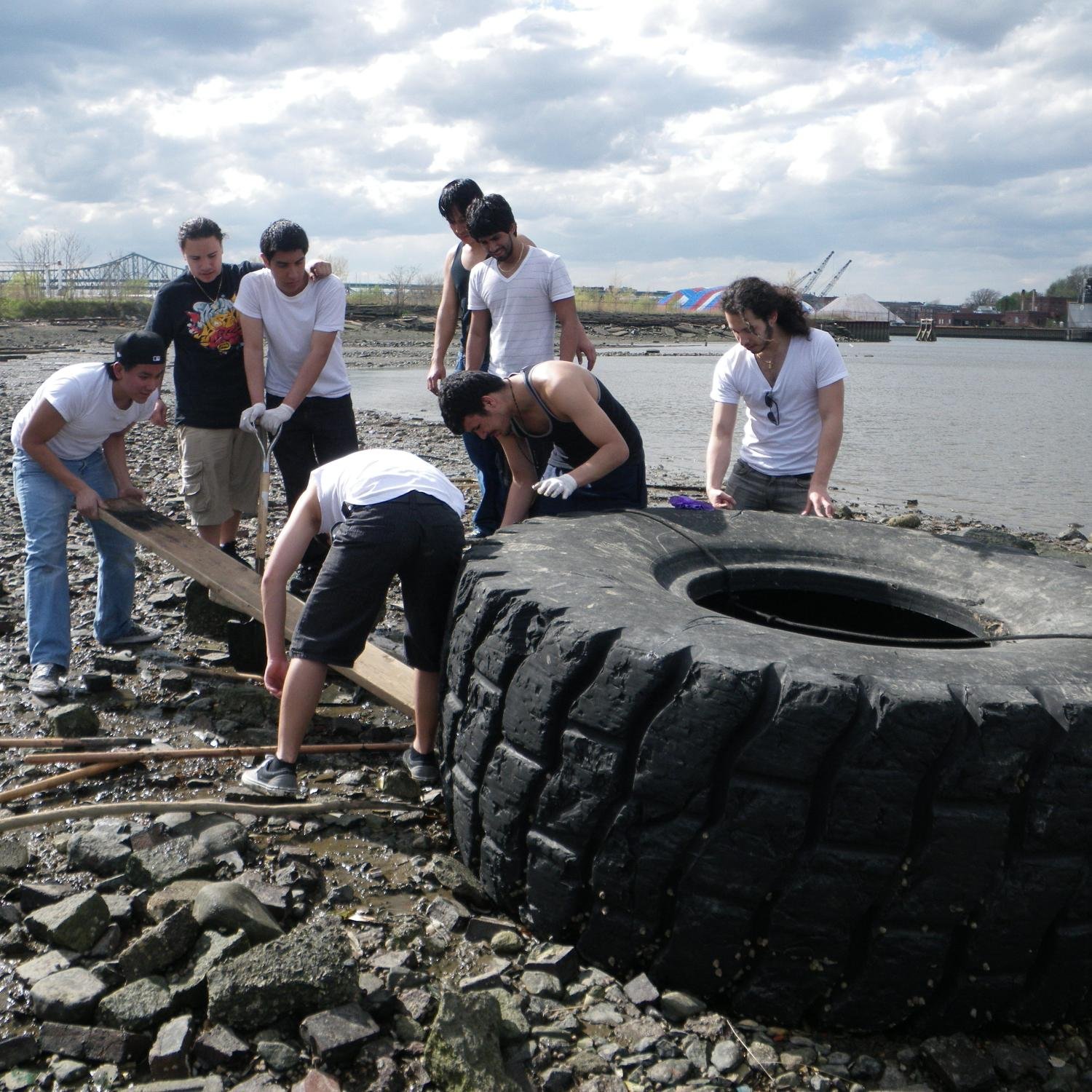 NOAH's Community Building & Environment initiatives promote environmental advocacy, education & participation in East Boston! Síguenos en español @EastBostonGAL