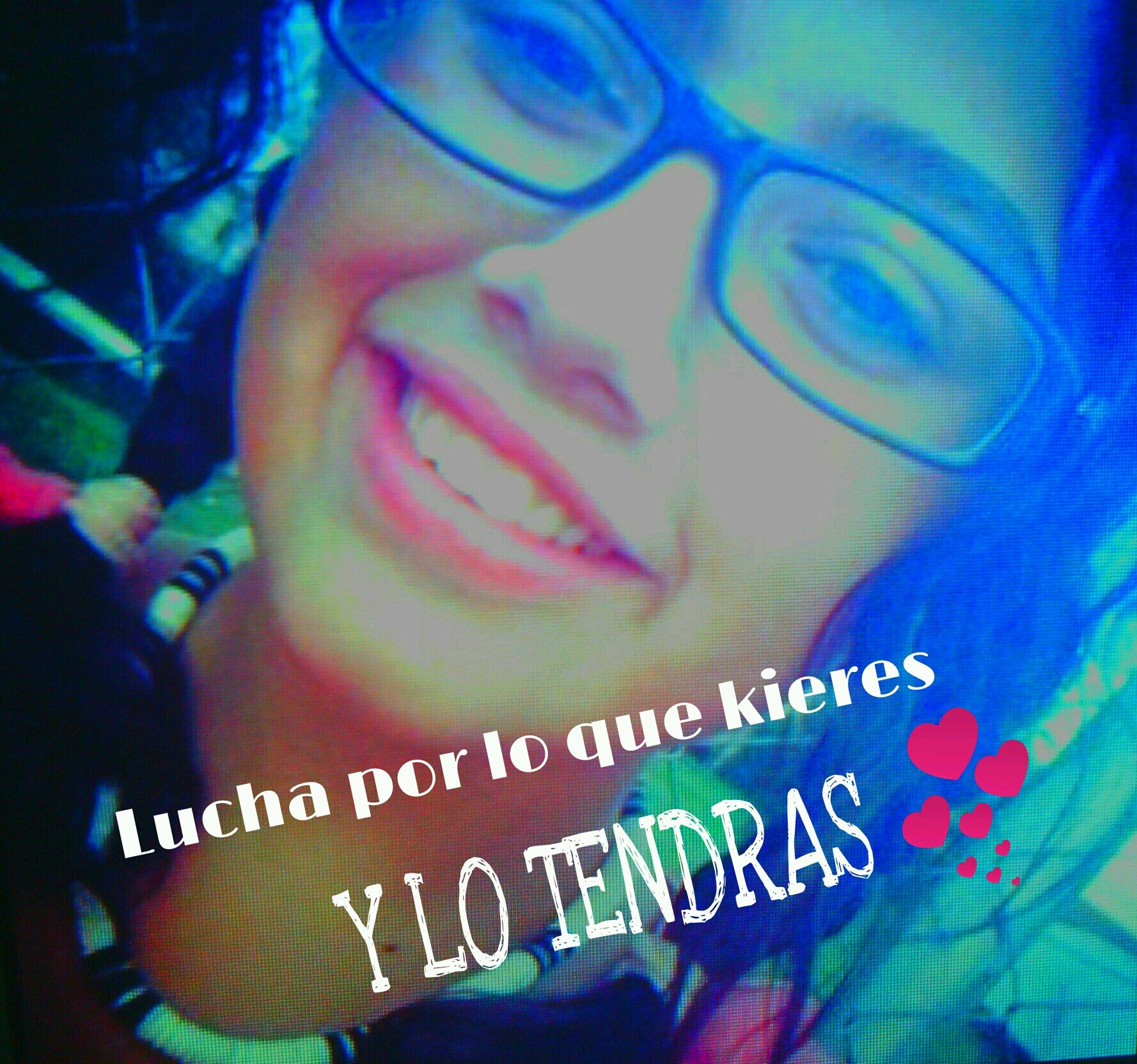 Un tal 31 de mayo de 2001 llegee al mundoo jaja 13 añitos  llenos de risas y llantos :)