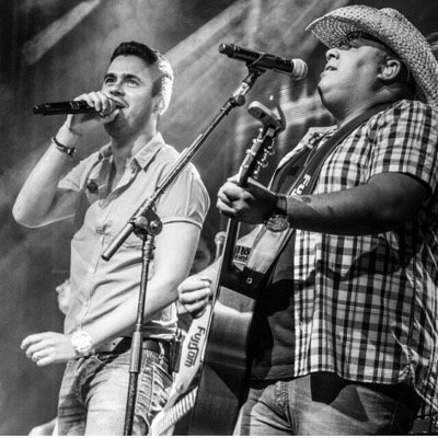 Parece uma mania, eu busco todo dia um jeito de me aproximar .. ❤️ dedicado à dupla @heroficial, @her_humberto, @her_ronaldo . feito por: @angelalcantara9..