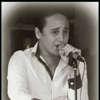 Juani mora , Aficionado al cante y a la música , y porsupuesto el FLAMENCO 16primaveras
sevilla y el mundo