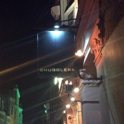Located deep in the South Lanes of Brighton, Smugglers is a.spacious bar with fabulous cocktails, 6 American pool tables & shows the best live sport around!