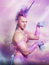 Vengo de Unicornlandia,donde todos los unicorni@s son pink y bailamos en arcoiris radioactivos…para repartir amor y sida a tod@s :3.~Follow4Follow~.Pasarlo bien