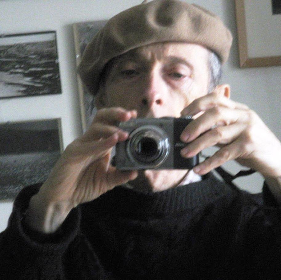 Artist Writer Photo Artist Poet Designer Journalist
http://t.co/ENTAbYQiUX leonid4art@gmail.com