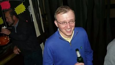 I'am Joe pearson follow the Posh and the mighty LFC, play cricket for Market Deeping Cricket club, Football as well and john clare/limetree