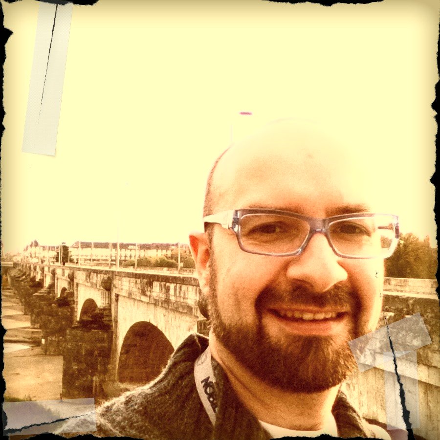 Franco-Quebeco-Canadien, papa 3 fois! Directeur des Operations chez KUHN Canada.