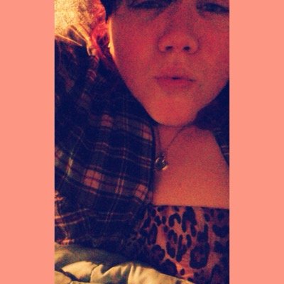 l_elyssa's profile picture. | 17 | with a passion for beauty ♥️ . With a bestfriend whos more like family then anything . Writer ✏️and passionate lover  . Nicknamed the flower child  .