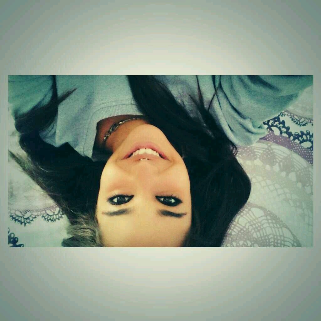 La vida está donde no estás mirando.∞ Francisco José Ruiz ∞ ❤@Myriamtuc❤ Buscandome la vida que la muerte viene sola. †