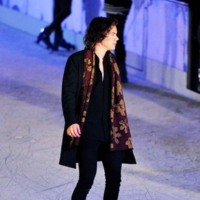 hiiii can you pretty please follow @jawdropharry bc she's near her end of year goal, thaaaanks. xx