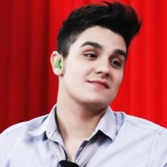 Fã do meteoro,vesgo,modinha.. Apenas fã do MELHOR CANTOR! @luansantana @paulinhopexe seguiu! 16.05 ❤