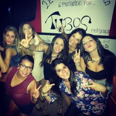Grupo de 8 chicas cadalseñas, todas para una y una para todas!!!!! CM♥