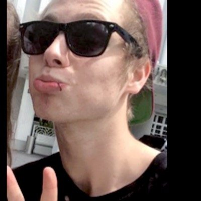 please follow @the_5sos_update