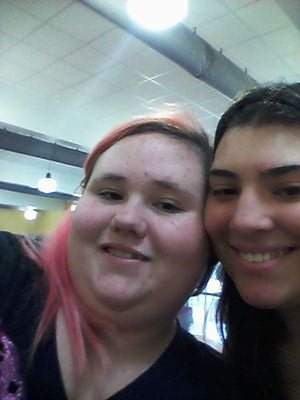 im 16 im bi I love music and my gf