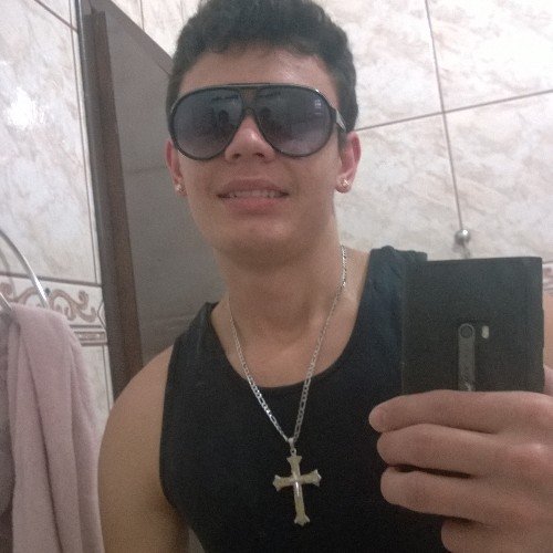 Moreno...21 anos ... Namorando' ... divertido, musicoo...apaixonadoo). Facuu: Automação Industrial Fatec ... s2 Bjss Add ai..!!!