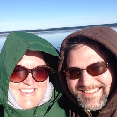 Geek married to an even bigger geek, gardening enthusiast, antique hunter, travel loving, laughing w/ friends and family.