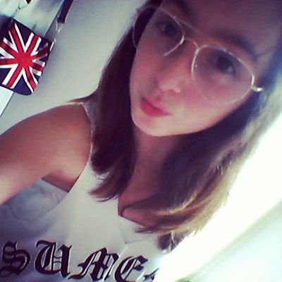 só não  sou directioner de coração porque um dia ele vai parar de bater,mais de alma porque ela sim e eterna I love 1D