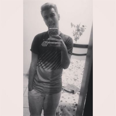 Jogador das categorias de base @santosfc/ noivo da @_monteiroana instagram : wesley_tavares98