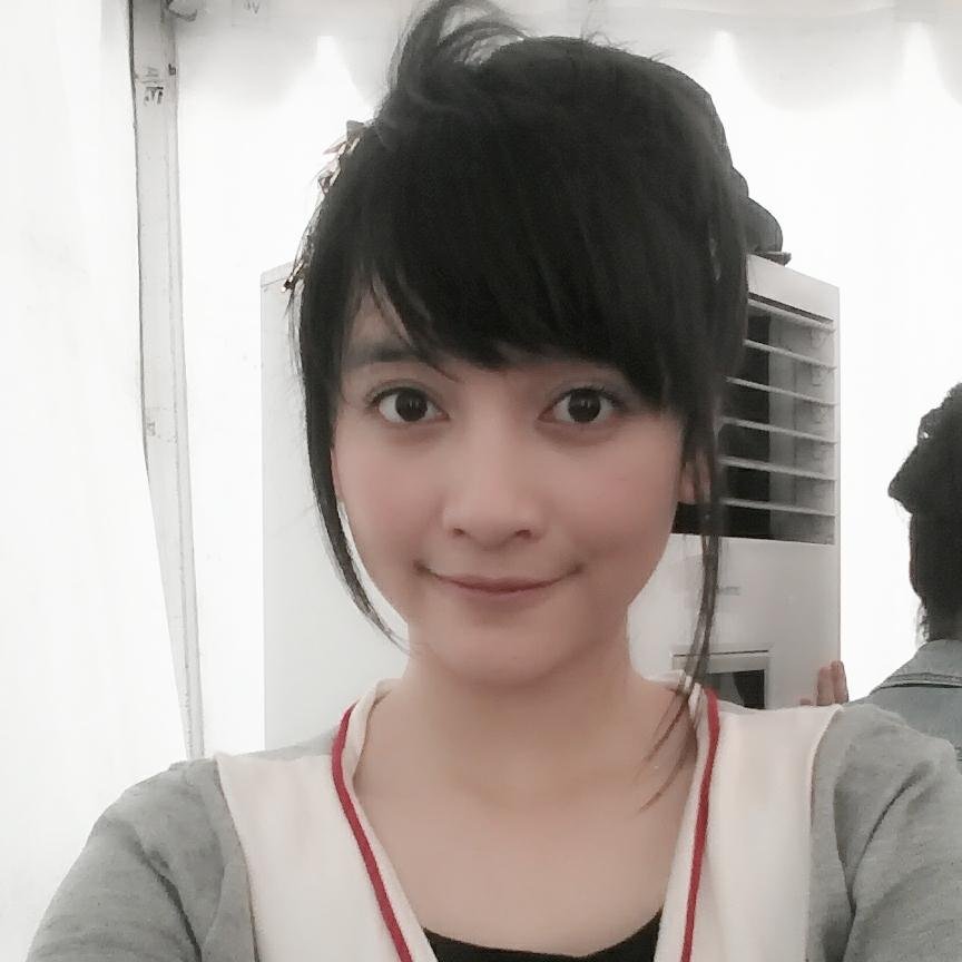 ella_rosiana's profile picture. 