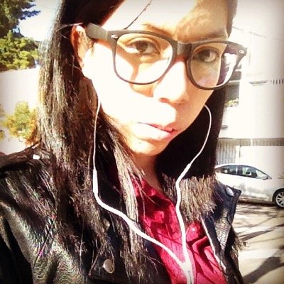 Complicada de nacimiento, comunicóloga por convicción, publicista por decisión y productora por pasión... Malvada... ¿porqué no? y ahora Maestra Pokemon