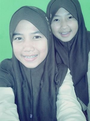 please follow my new twitter @DewiSetyo_ thanks :*